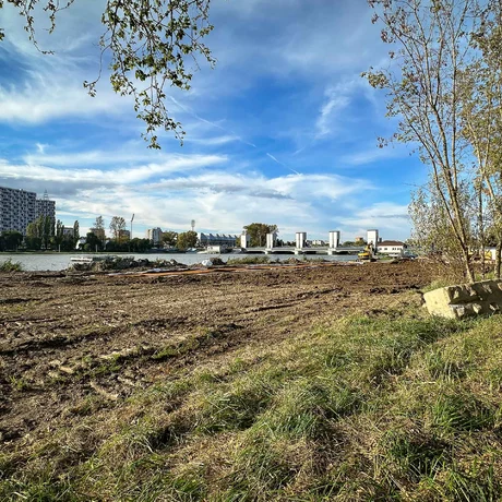 Rzeszów - Budowa miejskiej plaży nad Wisłokiem [październik 2024] - fot 17