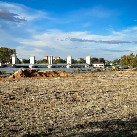 Rzeszów - Budowa miejskiej plaży nad Wisłokiem [październik 2024] - fot 1