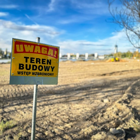 Rzeszów - Budowa miejskiej plaży nad Wisłokiem [październik 2024] - fot 11