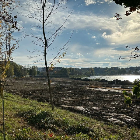 Rzeszów - Budowa miejskiej plaży nad Wisłokiem [październik 2024] - fot 13