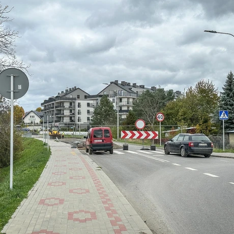 Rzeszów - Budowa drogi, która połączy ulice Krzyżanowskiego i Wieniawskiego [październik 2024] - fot 3