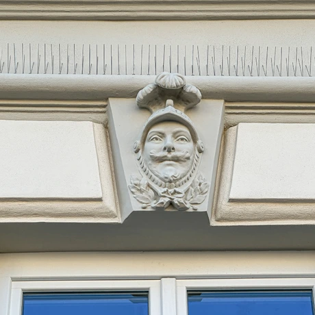 Rzeszów - Odnowiona kamienica przy ul. Piłsudskiego 5 w Rzeszowie - fot 8