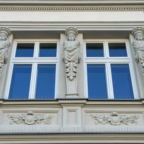 Rzeszów - Odnowiona kamienica przy ul. Piłsudskiego 5 w Rzeszowie - fot 9