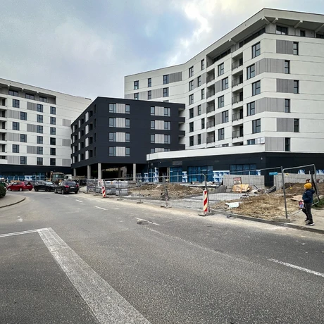 Rzeszów - Budowa Capital Towers Residence w sąsiedztwie hali Podpromie [listopad 2024] - fot 36