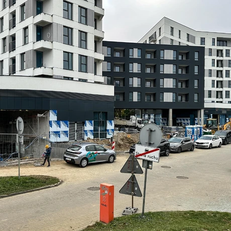 Rzeszów - Budowa Capital Towers Residence w sąsiedztwie hali Podpromie [listopad 2024] - fot 31