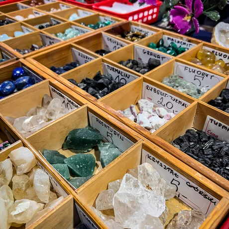 Rzeszów - Listopadowa Giełda Biżuterii i Minerałów w hali Podpromie - fot 18