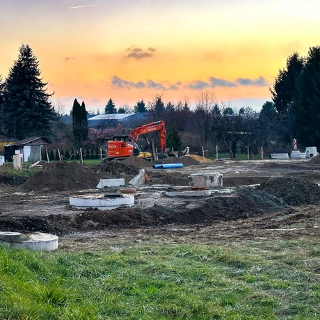 Rzeszów - Budowa drogi, która połączy ulice Krzyżanowskiego i Wieniawskiego [listopad 2024] - fot 23