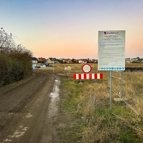 Rzeszów - Budowa drogi, która połączy ulice Krzyżanowskiego i Wieniawskiego [listopad 2024] - fot 15