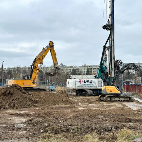 Rzeszów - Pierwsze prace na budowie Apartamentów Parkowych Restower przy ul. Wyspiańskiego - fot 1