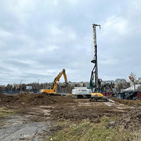 Rzeszów - Pierwsze prace na budowie Apartamentów Parkowych Restower przy ul. Wyspiańskiego - fot 7