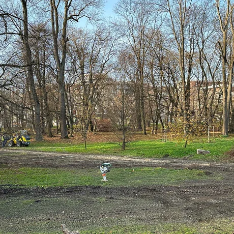 Rzeszów - Rewitalizacja parku na osiedlu Słocina [listopad 2024] - fot 9