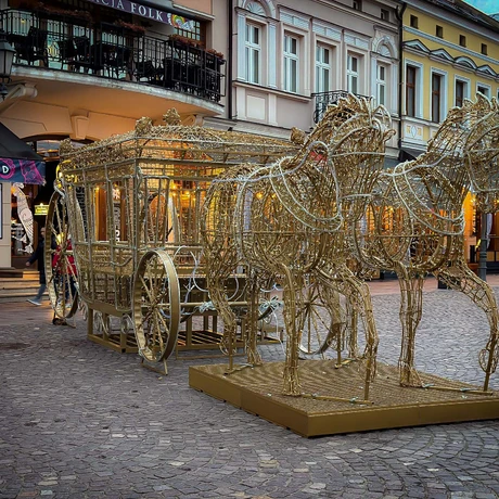 Rzeszów - Montaż świątecznych iluminacji na sezon 2024/2025 - fot 1