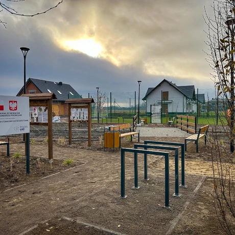 Rzeszów - Budowa ogrodu kieszonkowego na osiedlu Biała [grudzień 2024] - fot 31