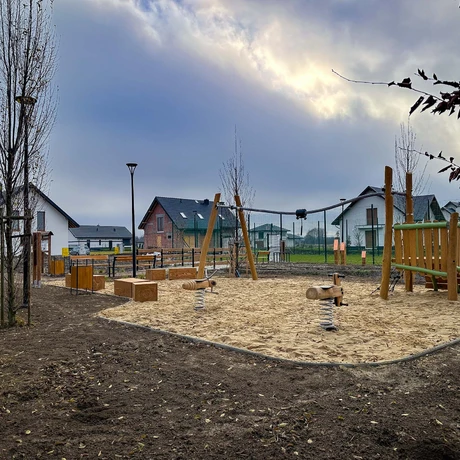 Rzeszów - Budowa ogrodu kieszonkowego na osiedlu Biała [grudzień 2024] - fot 28