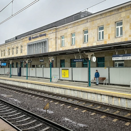 Rzeszów -  Modernizacja budynku dworca PKP w Rzeszowie [grudzień 2024] - fot 4