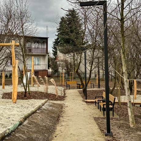 Rzeszów - Ogród kieszonkowy na osiedlu Pobitno [grudzień 2024] - fot 26