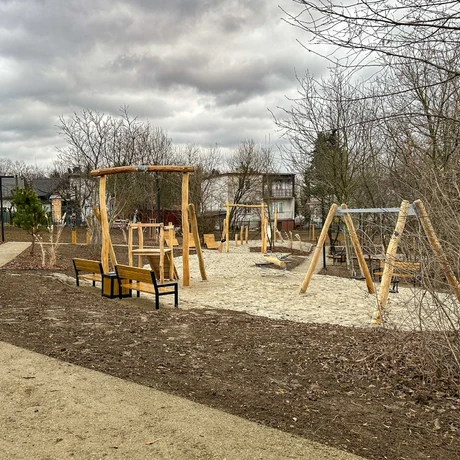 Rzeszów - Ogród kieszonkowy na osiedlu Pobitno [grudzień 2024] - fot 28