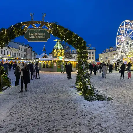 Rzeszów - Świąteczne Miasteczko i iluminacje w centrum Rzeszowa - fot 7