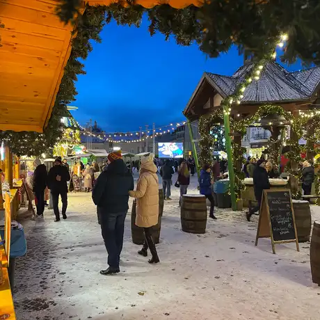 Rzeszów - Świąteczne Miasteczko i iluminacje w centrum Rzeszowa - fot 3