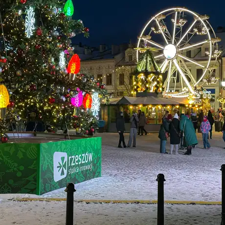 Rzeszów - Świąteczne Miasteczko i iluminacje w centrum Rzeszowa - fot 52