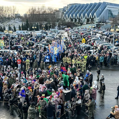 Rzeszów - 10. Orszak Trzech Króli przeszedł ulicami Rzeszowa - fot 3