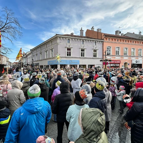 Rzeszów - 10. Orszak Trzech Króli przeszedł ulicami Rzeszowa - fot 28