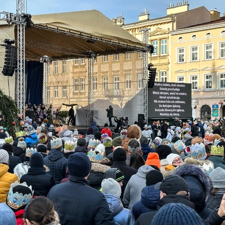 Rzeszów - 10. Orszak Trzech Króli przeszedł ulicami Rzeszowa - fot 35