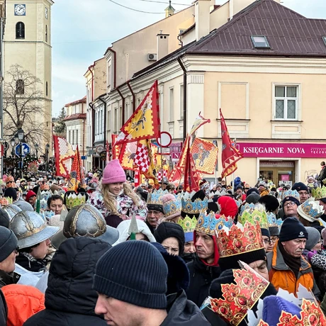 Rzeszów - 10. Orszak Trzech Króli przeszedł ulicami Rzeszowa - fot 29