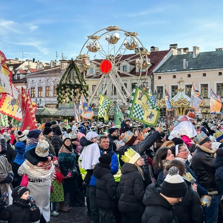 Rzeszów - 10. Orszak Trzech Króli przeszedł ulicami Rzeszowa - fot 36