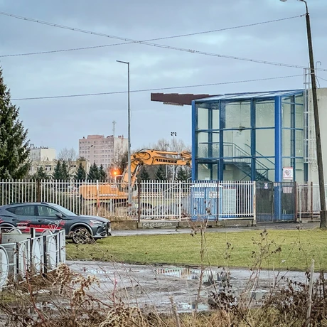Rzeszów - Prace rozbiórkowe na stadionie Resovii przy ul. Wyspiańskiego - fot 33