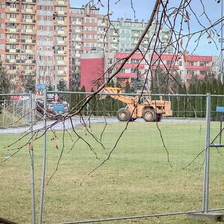Rzeszów - Prace rozbiórkowe na stadionie Resovii przy ul. Wyspiańskiego - fot 23