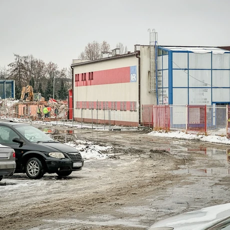 Rzeszów - Prace rozbiórkowe na stadionie Resovii przy ul. Wyspiańskiego - fot 28