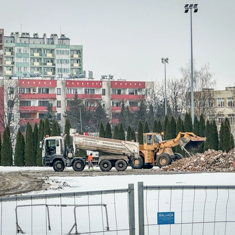 Rzeszów - Prace rozbiórkowe na stadionie Resovii przy ul. Wyspiańskiego - fot 19