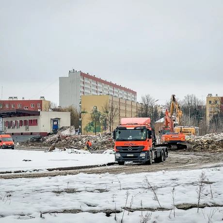 Rzeszów - Prace rozbiórkowe na stadionie Resovii przy ul. Wyspiańskiego - fot 24