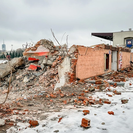 Rzeszów - Prace rozbiórkowe na stadionie Resovii przy ul. Wyspiańskiego - fot 2