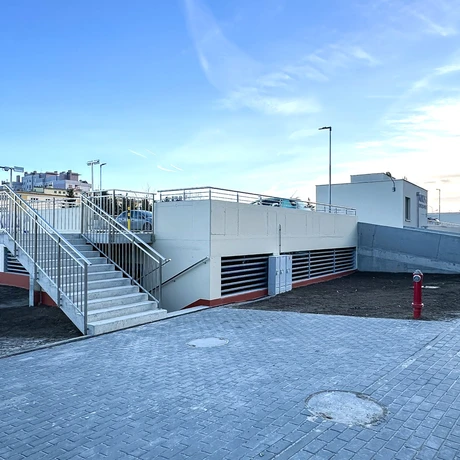 Rzeszów - Nowy parking dwupoziomowy przy szpitalu MSWiA w Rzeszowie - fot 1