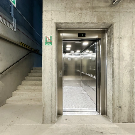 Rzeszów - Nowy parking dwupoziomowy przy szpitalu MSWiA w Rzeszowie - fot 25