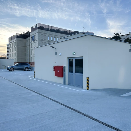 Rzeszów - Nowy parking dwupoziomowy przy szpitalu MSWiA w Rzeszowie - fot 11