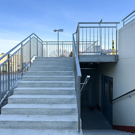Rzeszów - Nowy parking dwupoziomowy przy szpitalu MSWiA w Rzeszowie - fot 4