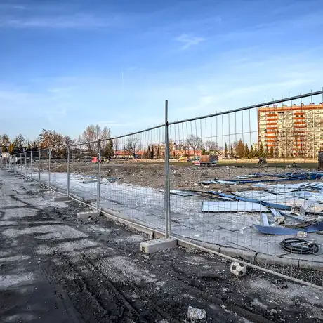Rzeszów - Prace rozbiórkowe na stadionie Resovii przy ul. Wyspiańskiego [27.01.2025] - fot 15