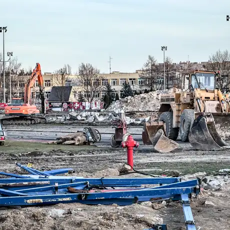 Rzeszów - Prace rozbiórkowe na stadionie Resovii przy ul. Wyspiańskiego [27.01.2025] - fot 24