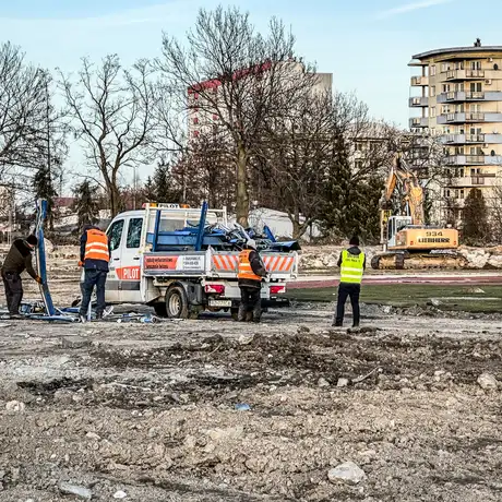 Rzeszów - Prace rozbiórkowe na stadionie Resovii przy ul. Wyspiańskiego [27.01.2025] - fot 5