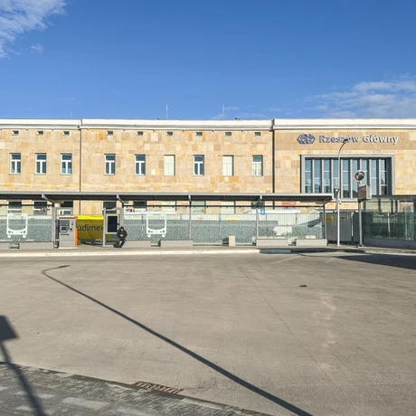 Rzeszów - Przebudowa budynku dworca PKP w Rzeszowie [styczeń 2024] - fot 2