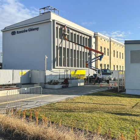 Rzeszów - Przebudowa budynku dworca PKP w Rzeszowie [styczeń 2024] - fot 20