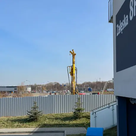 Rzeszów - Budowa wielorodzinnych budynków mieszkalnych przy ul. Sieciecha w Rzeszowie [marzec 2025] - fot 4