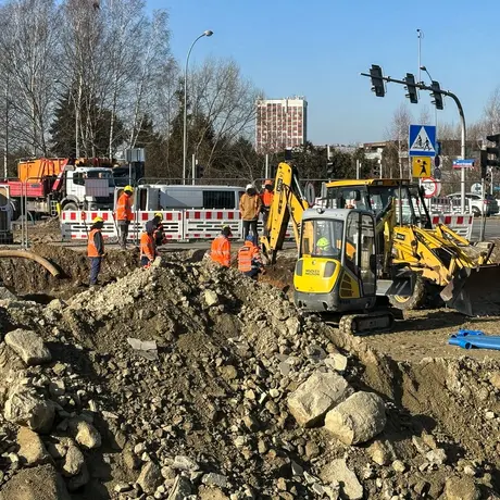 Rzeszów - Przebudowa skrzyżowania al. Armii Krajowej i ul. Krzyżanowskiego [marzec 2025] - fot 18