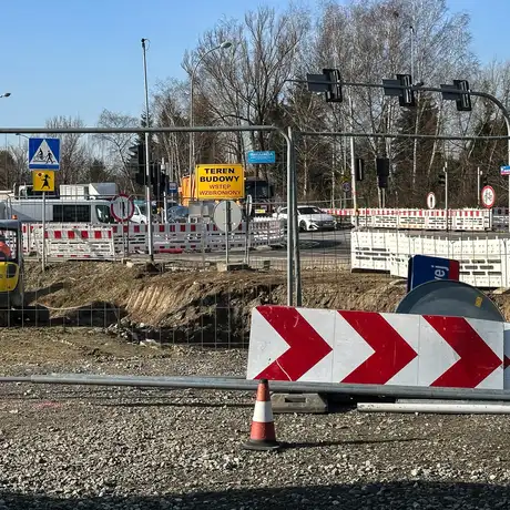 Rzeszów - Przebudowa skrzyżowania al. Armii Krajowej i ul. Krzyżanowskiego [marzec 2025] - fot 17