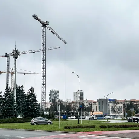 Rzeszów - Budowa 17-piętrowego wieżowca przy rondzie Pobitno [kwiecień 2025] - fot 2
