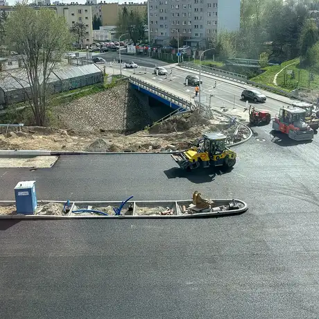 Rzeszów - Prace wykończeniowe na Moście Załęskim i roboty na skrzyżowaniu ul. Siemieńskiego z ul. Maczka [kwiecień 2025] - fot 9