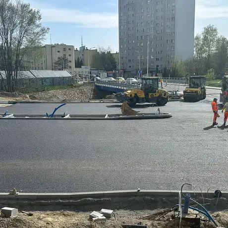 Rzeszów - Prace wykończeniowe na Moście Załęskim i roboty na skrzyżowaniu ul. Siemieńskiego z ul. Maczka [kwiecień 2025] - fot 4